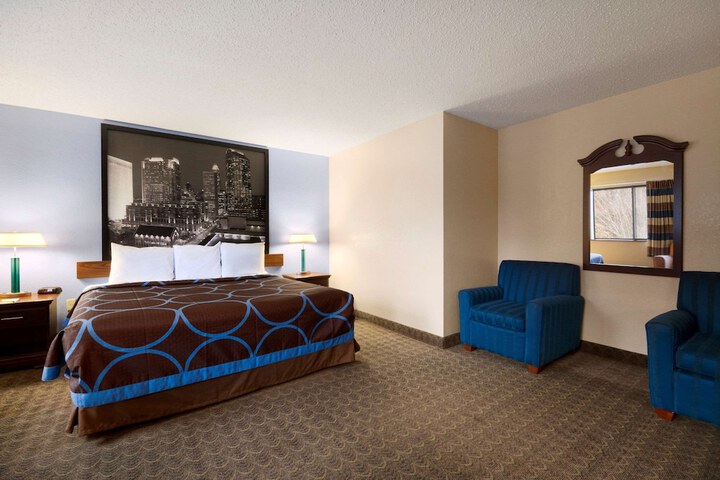 1 King Bed (3 of 3)