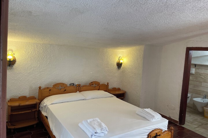 Room 12 of 29
