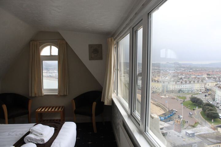Room 15 of 39