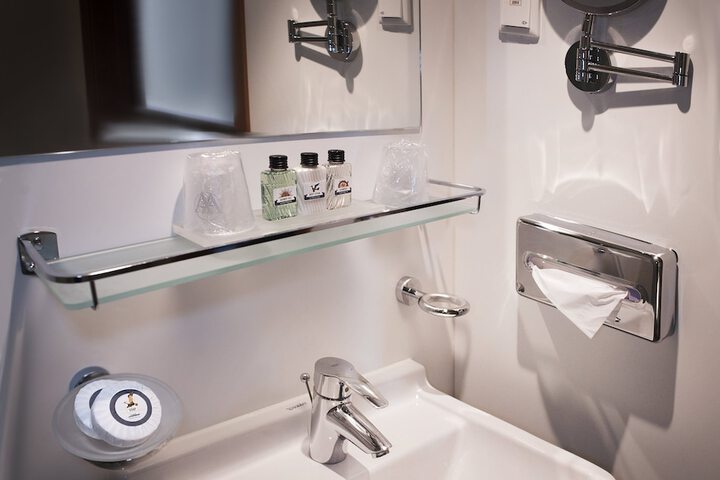 Room 34 of 73