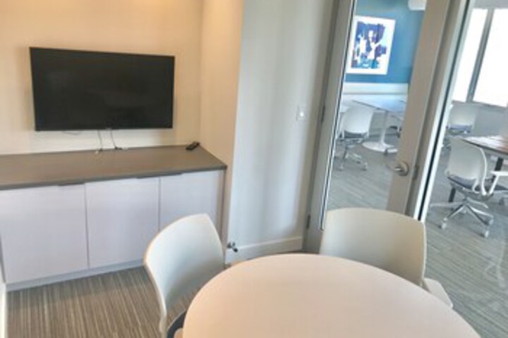 Business Center 15 of 53