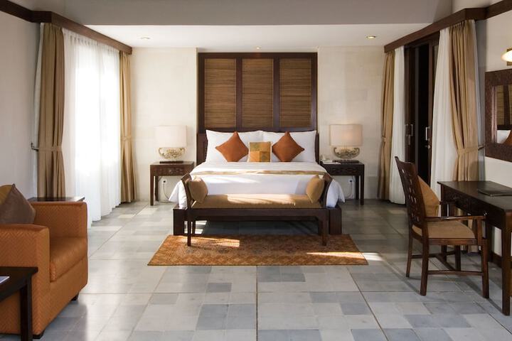 Room 4 of 49