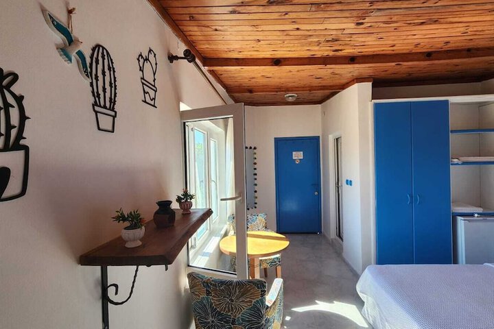 Room 9 of 46