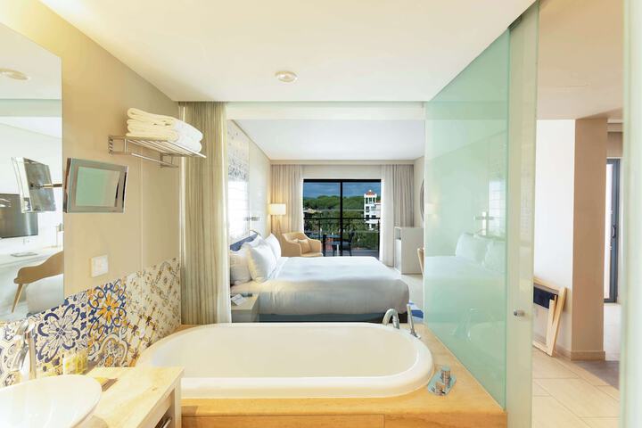 Room 70 of 152
