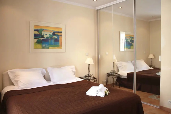 Room 3 of 13