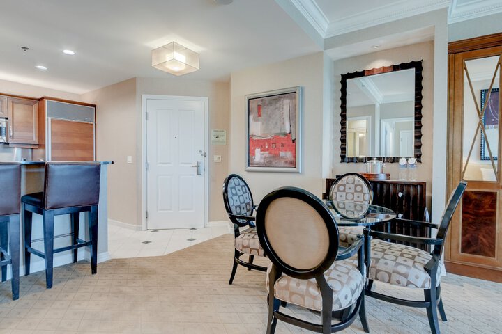 Room 3 of 438