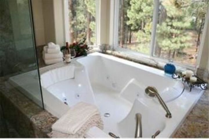 Hot Tub 12 of 15