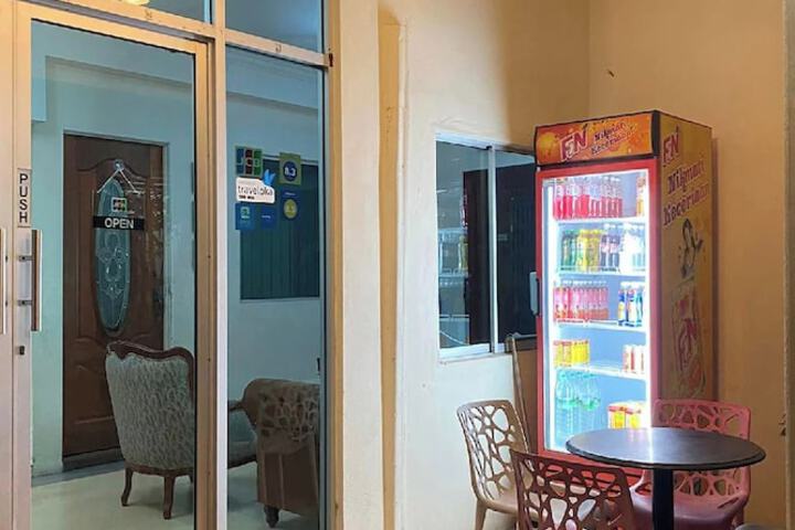 Entrance & Lobby