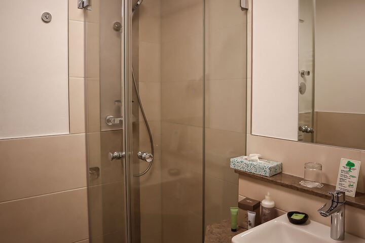 Room 103 of 147