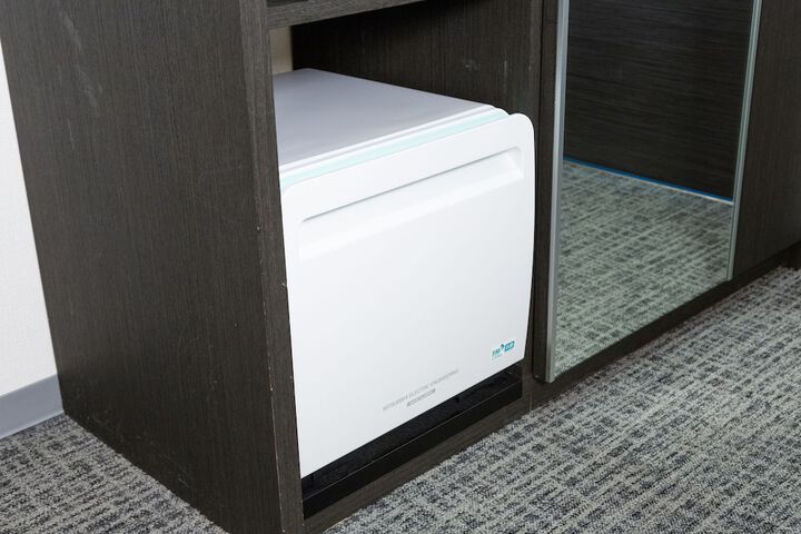 Mini-refrigerator