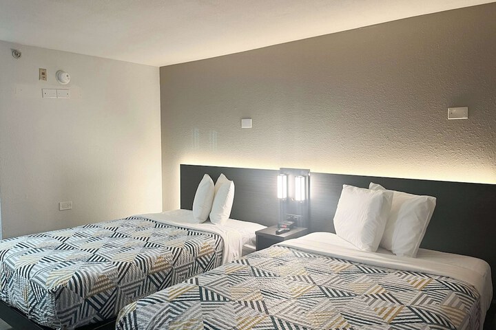 Room 5 of 24