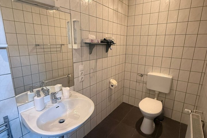 Room 35 of 41