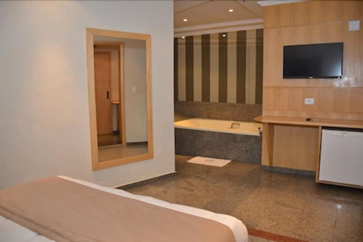 Room 35 of 72
