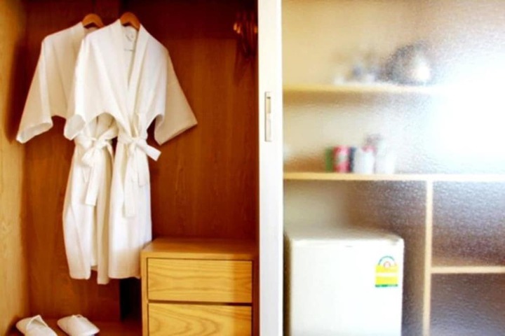 Room 6 of 23