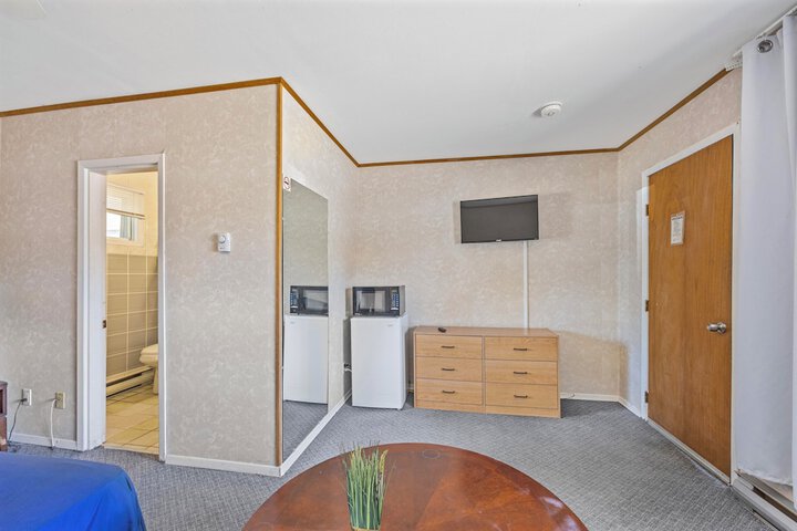 Room 3 of 17