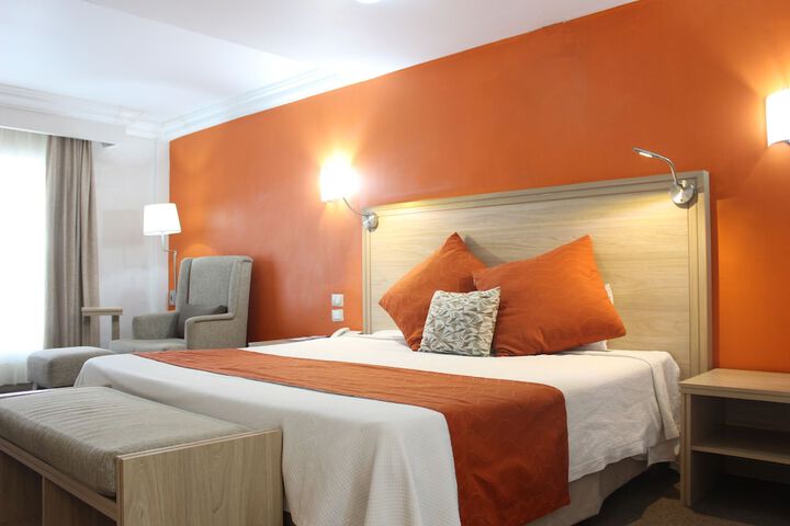 Room 4 of 42