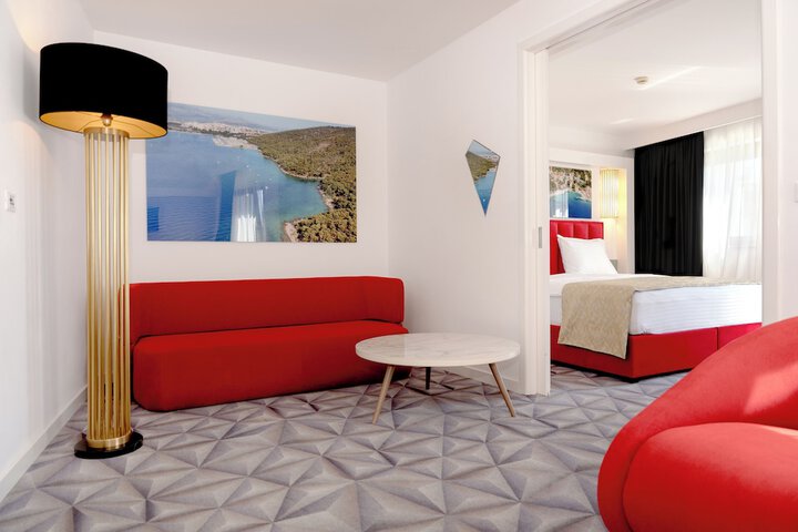 Room 7 of 53