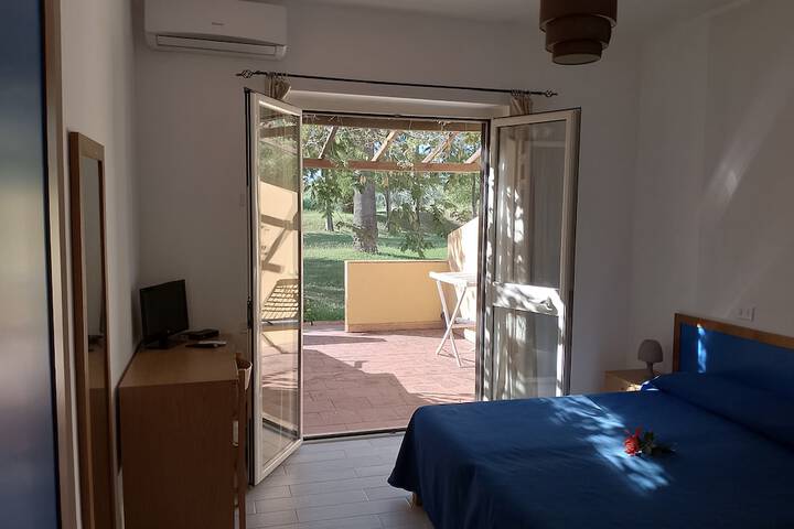 Room 2 of 27
