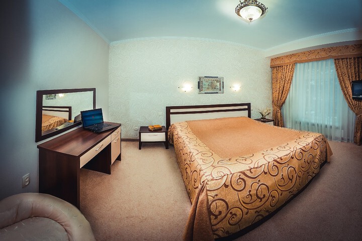 Room 28 of 81