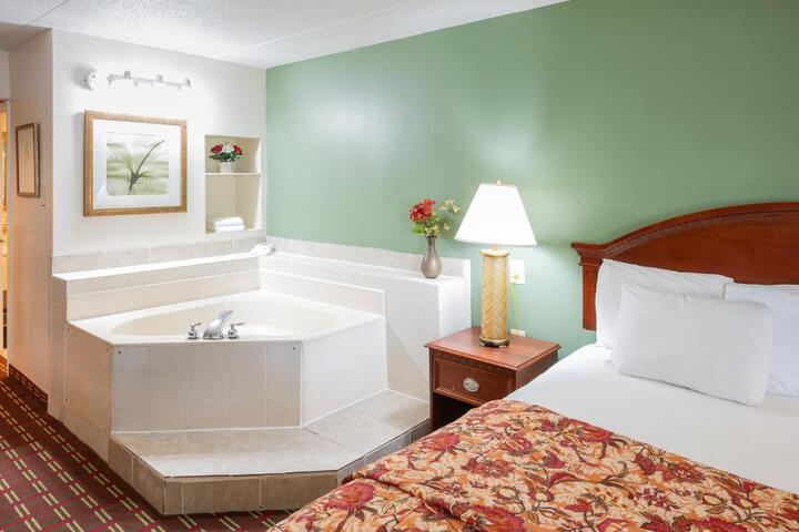 2 Double Beds (6 of 9)