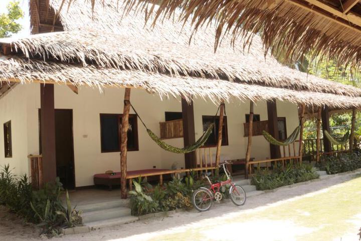 Pesangan Surfcamp Hotel