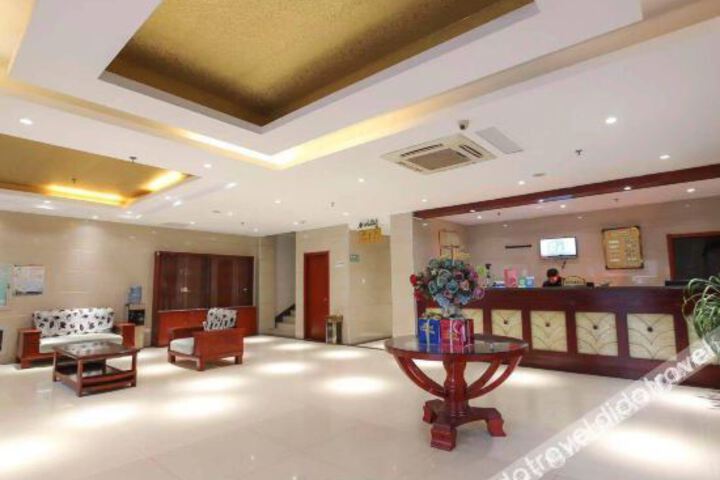 Hotel Interior 8 of 27