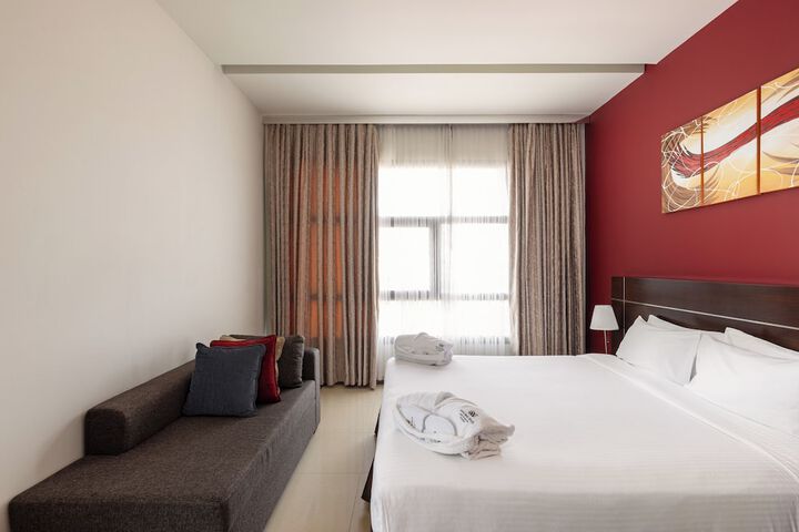 Room 17 of 53
