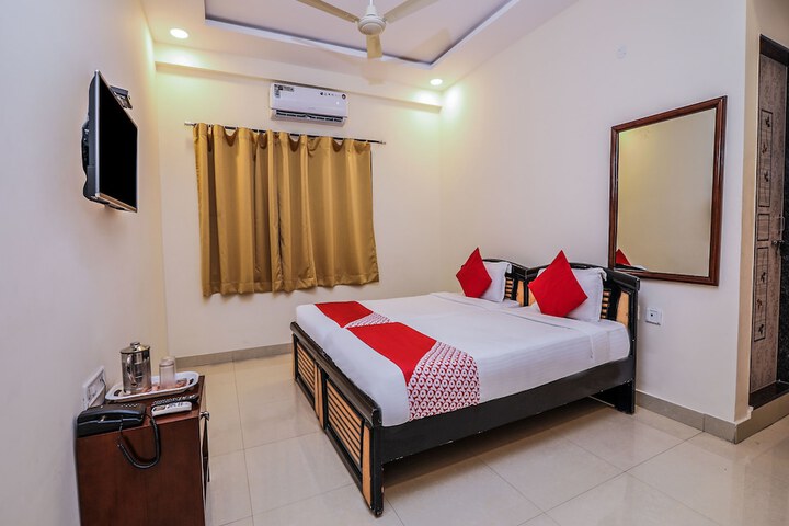 OYO 15928 Hotel Midtown