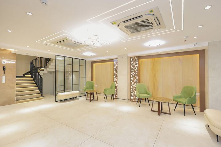 Hotel Interior 5 of 109