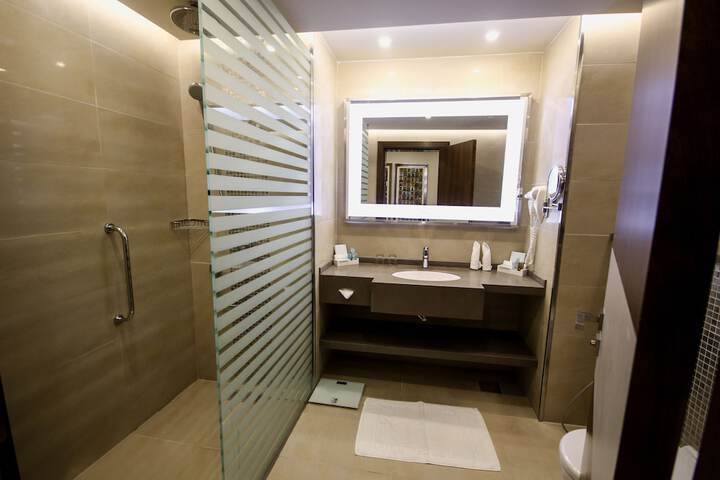 Room 14 of 36