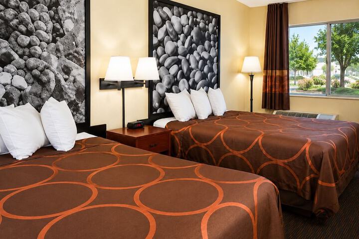 Room 3 of 12