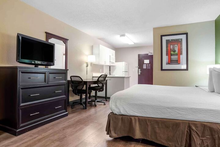 Room 4 of 23