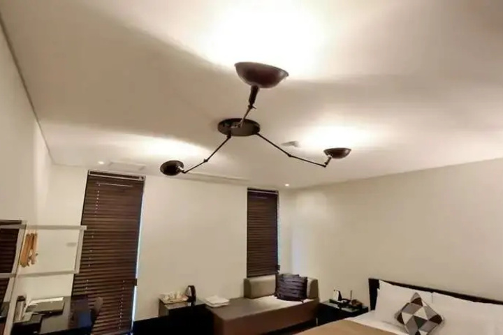 Room 5 of 11