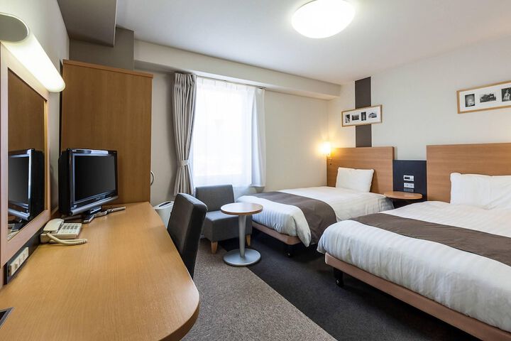 Room 9 of 35