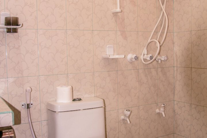 Room 12 of 19