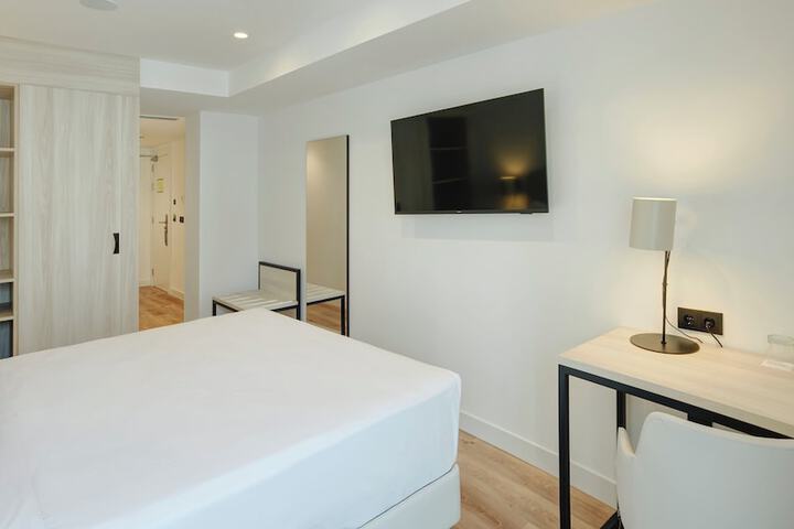 Room 15 of 52