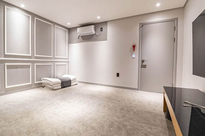 Room 25 of 139