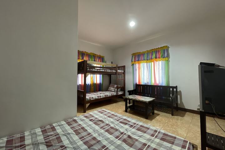 Room 34 of 200
