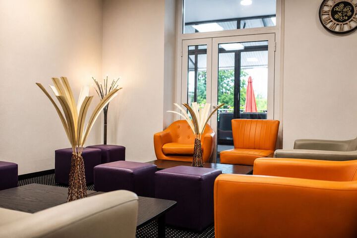 Entrance & Lobby