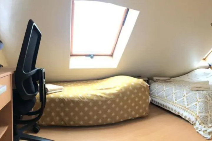 Room 2 of 11