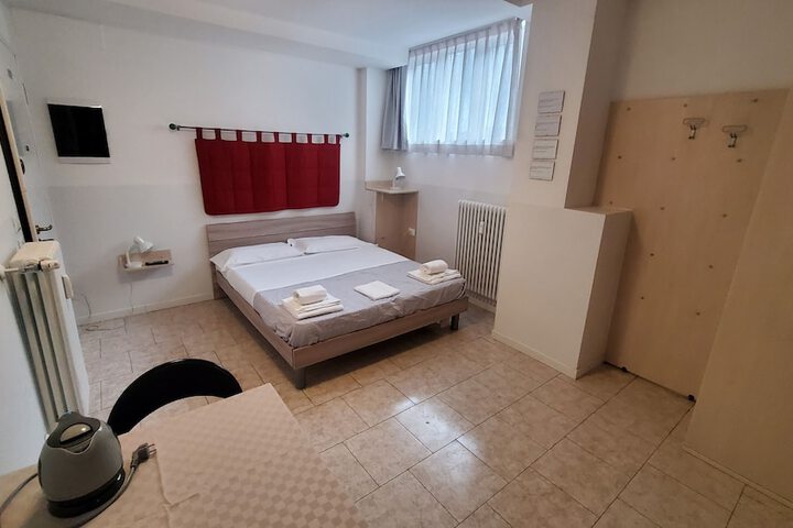 Room 49 of 103