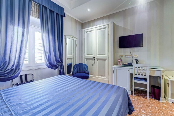 Room 10 of 106