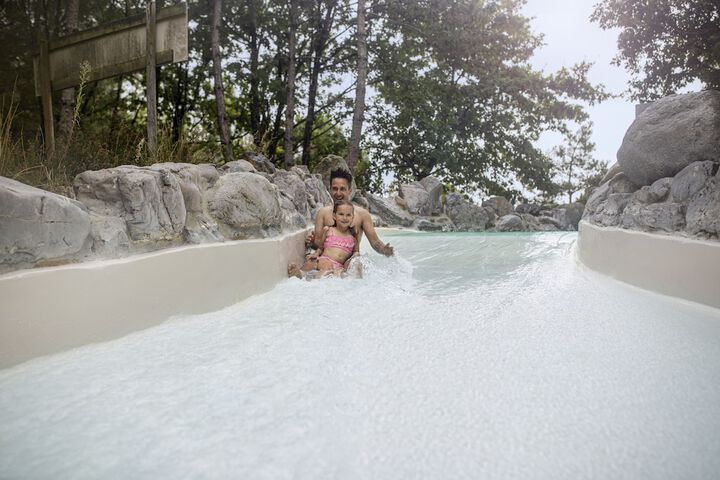 Pool 60 of 137