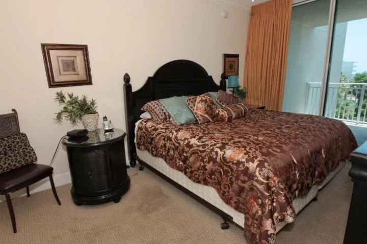 Room 6 of 14