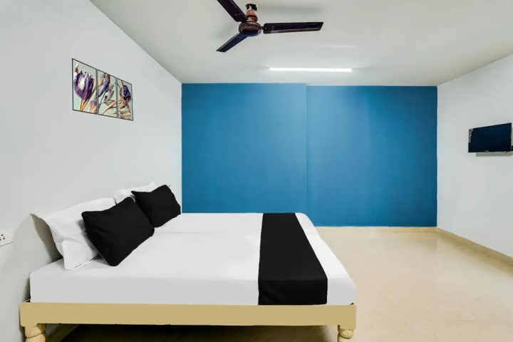 Room 5 of 17