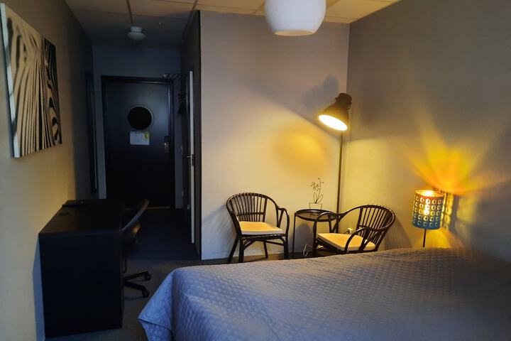 Room 21 of 49
