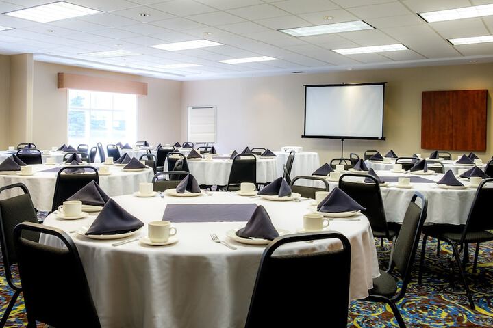 Ballroom/Hall 99 of 108