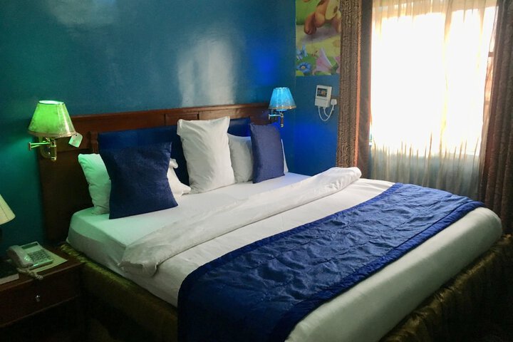 Room 7 of 24