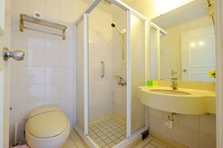 Room 4 of 39