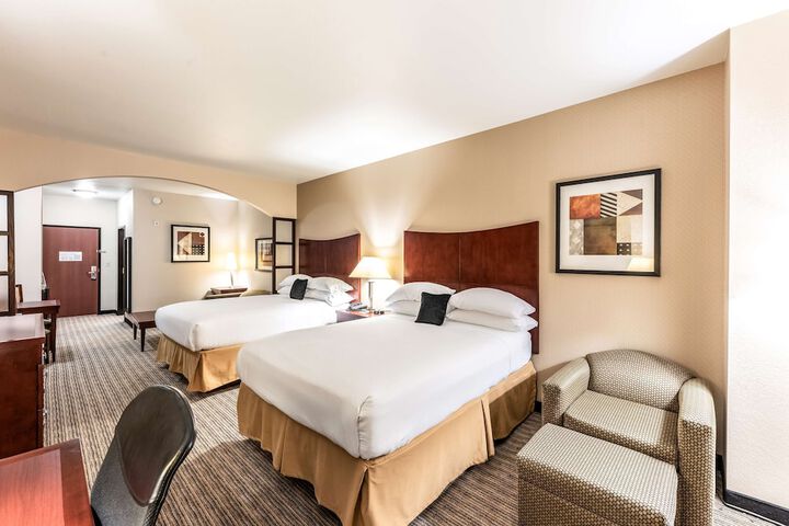 1 King Bed Suite (4 of 9)